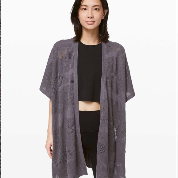 Lululemon Athletica Find Your Light Wrap - Picture 3 of 14